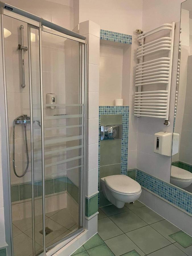 Hotel Anton By Dns ปรุชโคฟ ภายนอก รูปภาพ