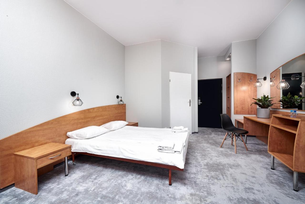 Hotel Anton By Dns ปรุชโคฟ ภายนอก รูปภาพ