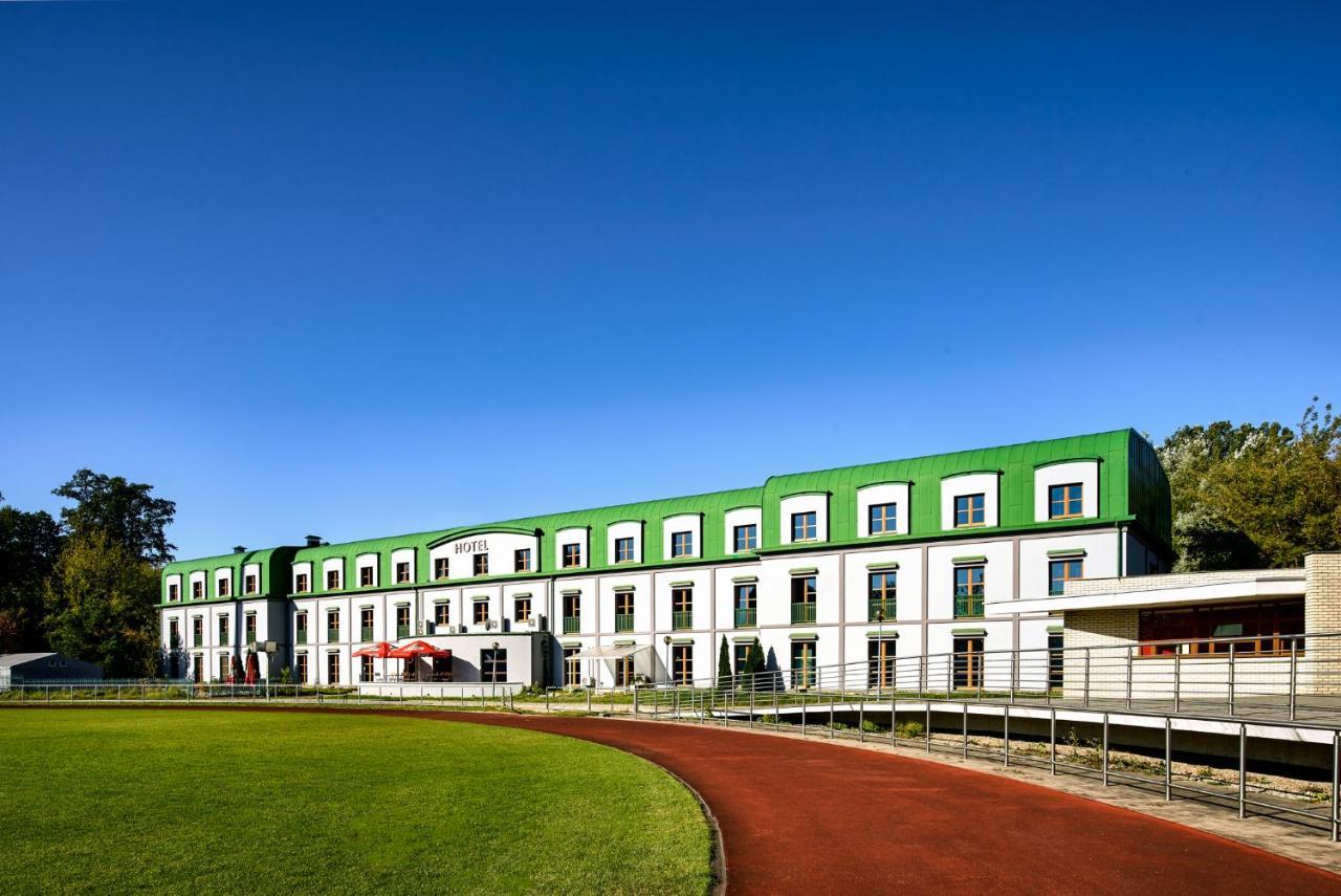 Hotel Anton By Dns ปรุชโคฟ ภายนอก รูปภาพ