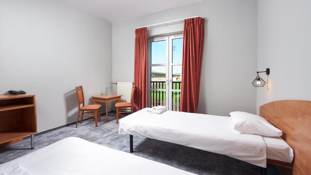 Hotel Anton By Dns ปรุชโคฟ ภายนอก รูปภาพ