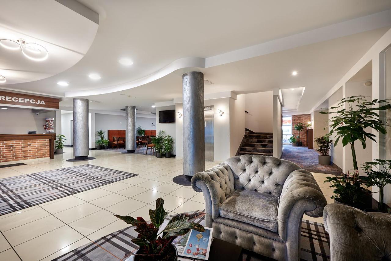 Hotel Anton By Dns ปรุชโคฟ ภายนอก รูปภาพ